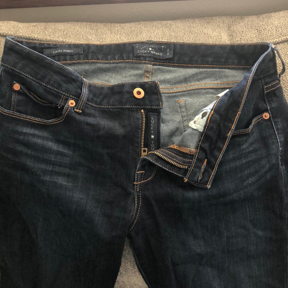 Lucky brand jeans.